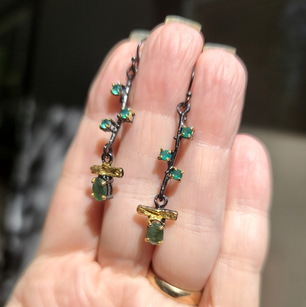 Emerald & Green Onyx sterling rhodium & gold earrings - Picture 3 of 6